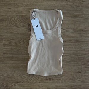 Alo Yoga Goddess Ribbed Go-To Tank in Macadamia size XS- worn once